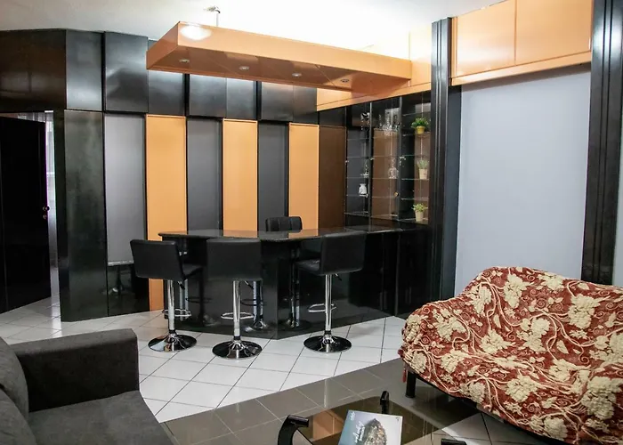 Christine\'S Downtown Suites